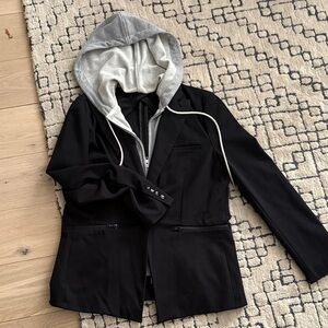 Elegant Black Blazer with Gray Hood